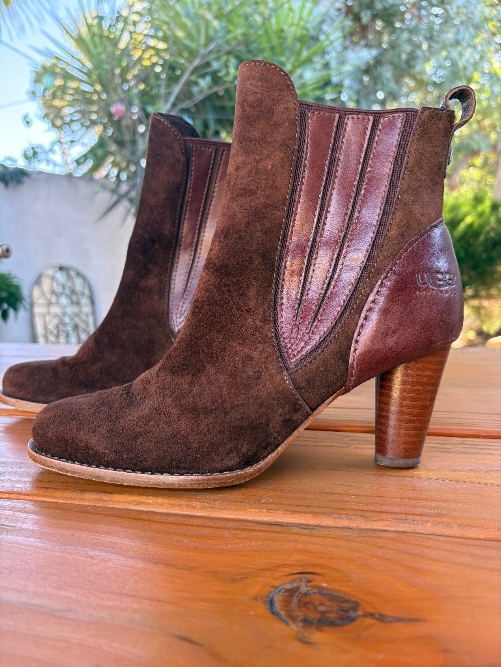 UGG Olivya Heeled Chelsea Boots Brown Suede Dark Red Leather Size 8.5